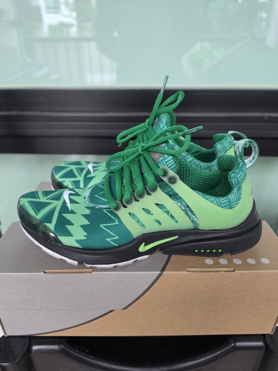 Nike Other - Nike Presto Green Geometric Athletic Sneakers